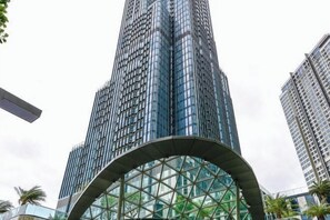 Exterior - Cozy Haven Apartment - Vinhomes Central Park (Ho Chi Minh City)