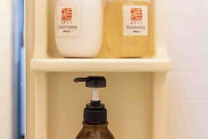Bathroom amenities - EST Swan's City Shinsaibashi East Shimanouchi (Osaka)