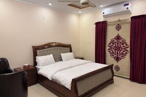 Cots/infant beds - AoLai Hotel (Islamabad)