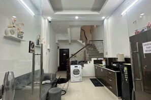 Unclassified image, 5 of 75, button - Aesthetic homes Bui Vien Street (Ho Chi Minh City)
