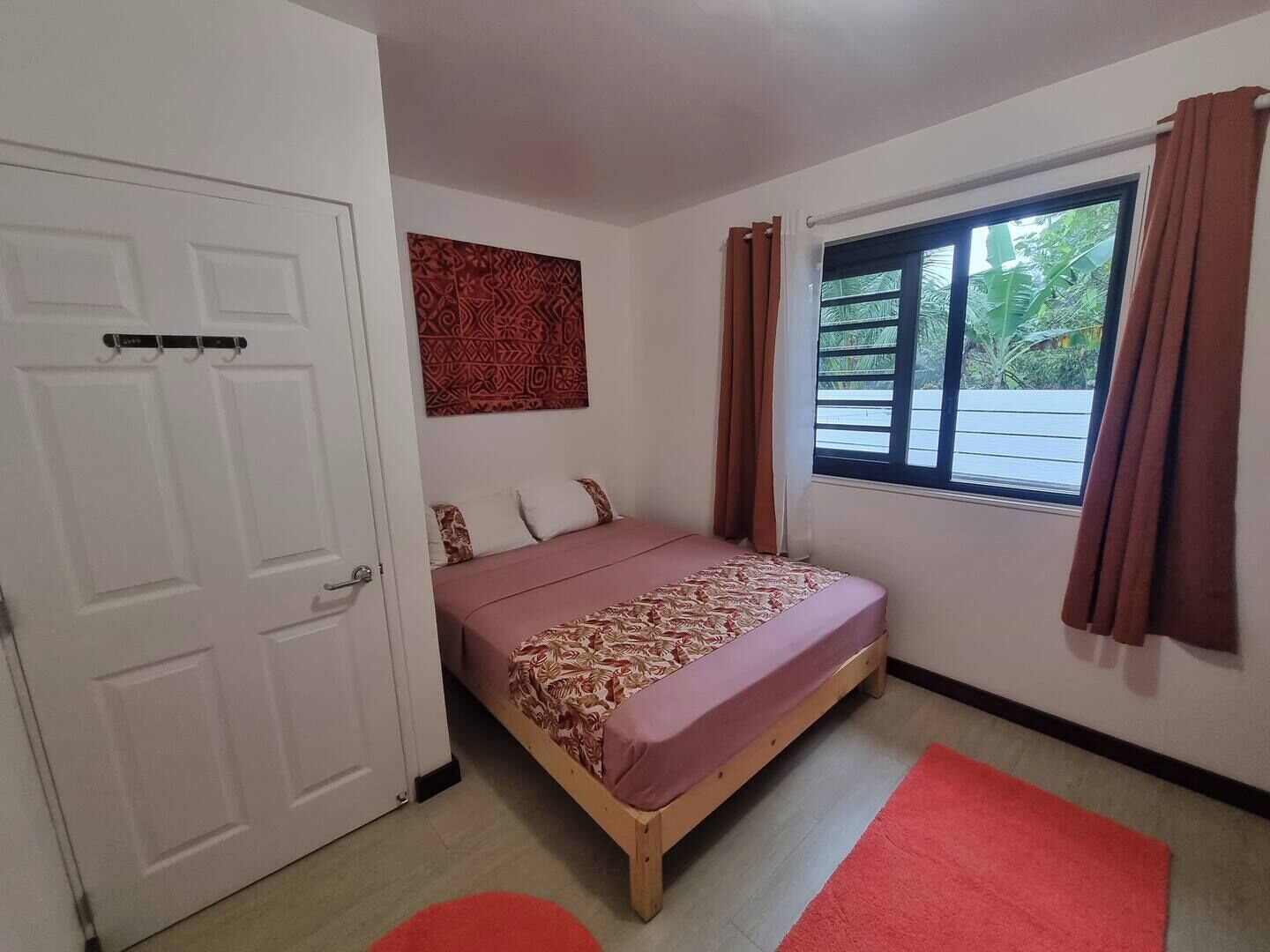 3 bedrooms, iron/ironing board, Internet, bed sheets