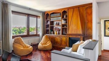 Cots/infant beds