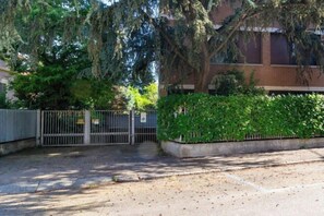 Exterior - San Luca Fine House (Bologna)