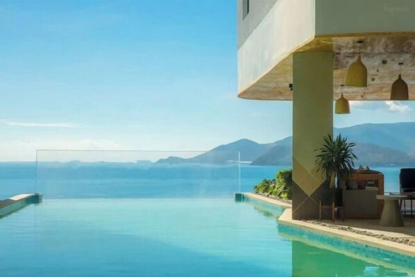 Outdoor pool - Panorama Horizon Inn Nha Trang (Nha Trang)