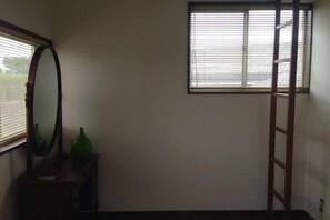Unclassified image, 4 of 28, button - Mt.Fuji Homestay Leoya (Fuji)