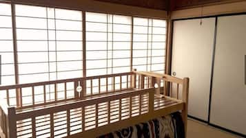 Cots/infant beds