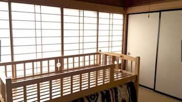 Cots/infant beds