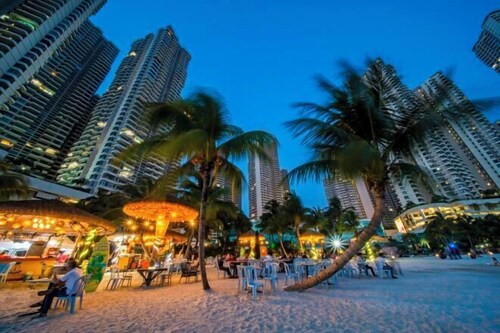 Seafront Country Garden Danga Bay by Lions Bay