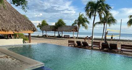 Hacienda Iguana: Luxury Apartment with Pool & Golf