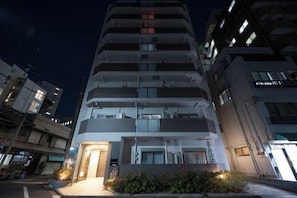Unclassified image, 3 of 20, button - KISETSU Kagurazaka (Tokyo)