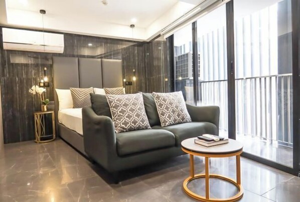 Room - 301 Studio & Suites by Recharge Residences (Singapore)