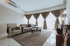 Room - The Sky Pool Suites near PWTC & Sunway Putra - The Stay Hub (Kuala Lumpur)