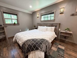 5 bedrooms, iron/ironing board, free WiFi