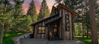 Bison Ridge Cabin #2 | Pet Friendly | 3BR Getaway w/ Hot Tub, Fire Pit & Grill | Sleeps 8!
