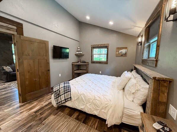 3 bedrooms, iron/ironing board, free WiFi