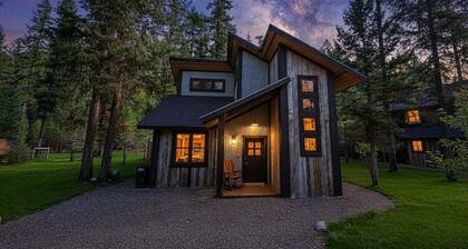 Bison Ridge Cabin #4 | Pet Friendly | 4BR Getaway w/ Hot Tub, Fire Pit & Grill | Sleeps 10!