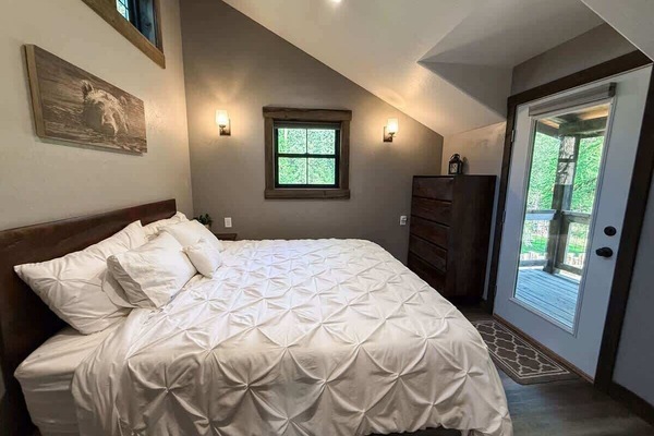 4 bedrooms, iron/ironing board, free WiFi