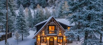 Bison Ridge Cabin #5 | Pets Welcome | 4BR Getaway w/ Hot Tub, Fire Pit & Grill | Sleeps 10!