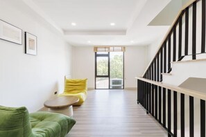 Room - Bangkok Four-Bedroom Single Family Villa [near Sangtai Shopping Center + Royal Park] (Bangkok)