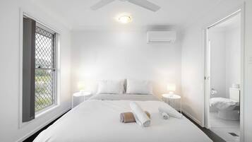 Iron/ironing board, WiFi, bed sheets