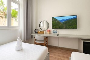 Bàn ủi/dụng cụ ủi quần áo 