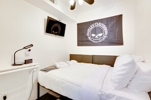 4 bedrooms, iron/ironing board, free WiFi, bed sheets