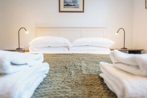 2 bedrooms, iron/ironing board, WiFi, bed sheets - 1 Leiston Court, Leiston (Leiston)