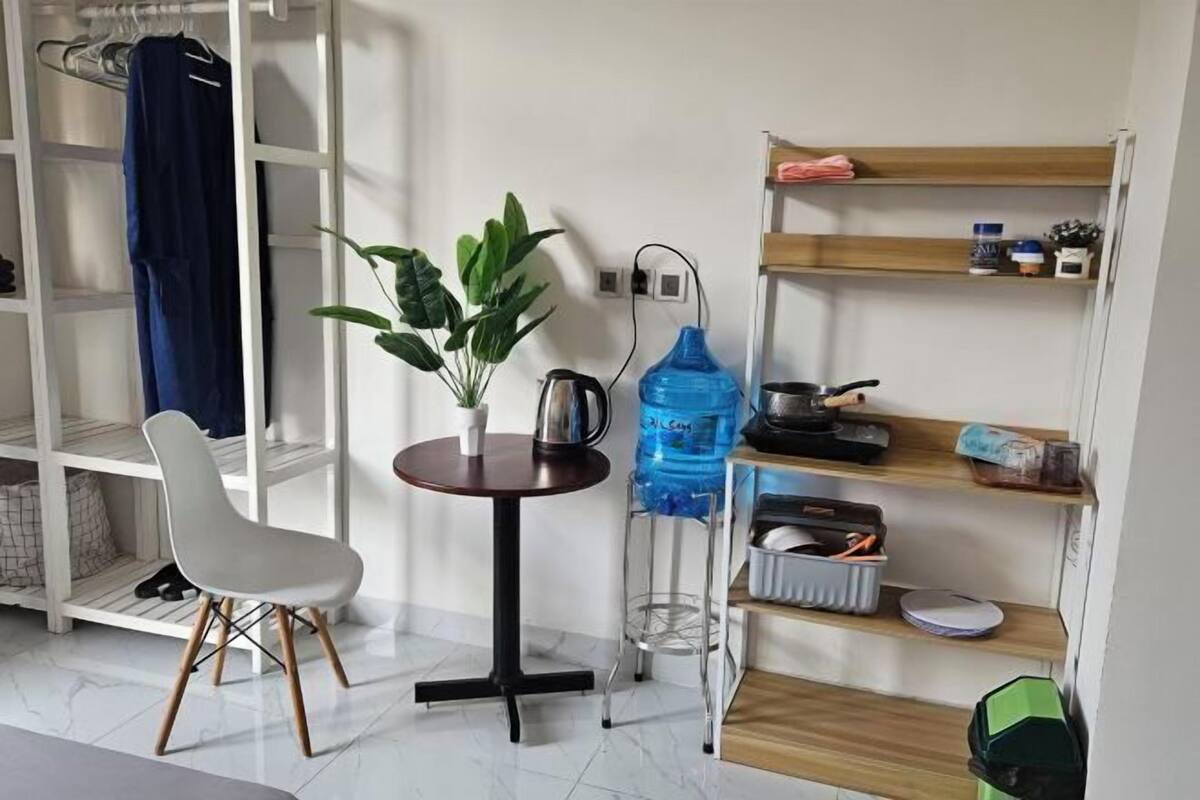 Bàn ủi/dụng cụ ủi quần áo 