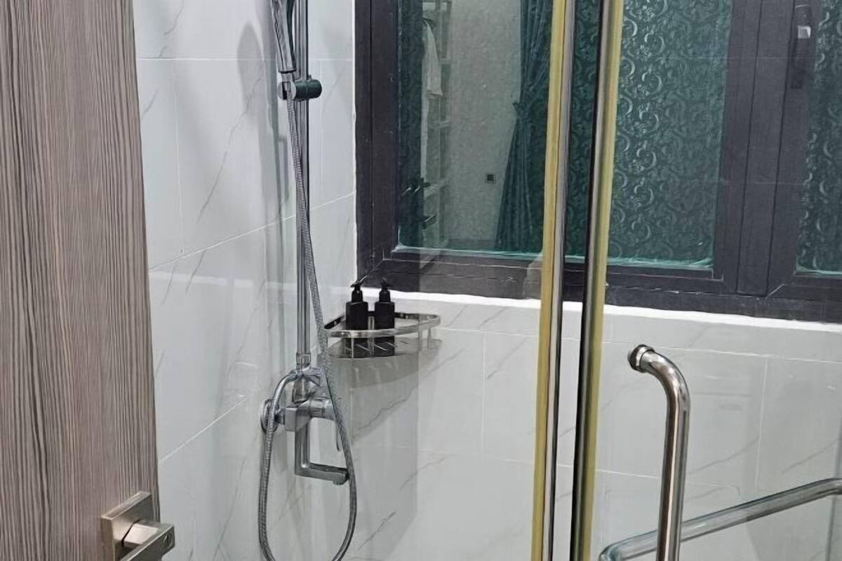 Bàn ủi/dụng cụ ủi quần áo 