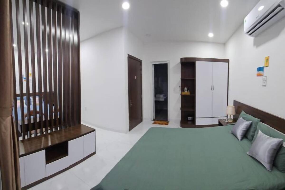 Bàn ủi/dụng cụ ủi quần áo 