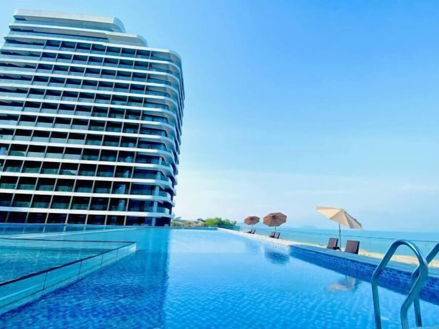 Kolam renang outdoor