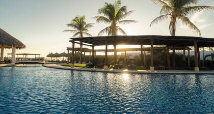 luxurious 3-bedroom condo