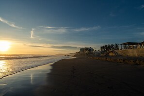 Liegestühle, Strandtücher
