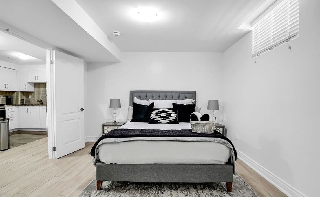 2 bedrooms, travel crib, WiFi, bed sheets