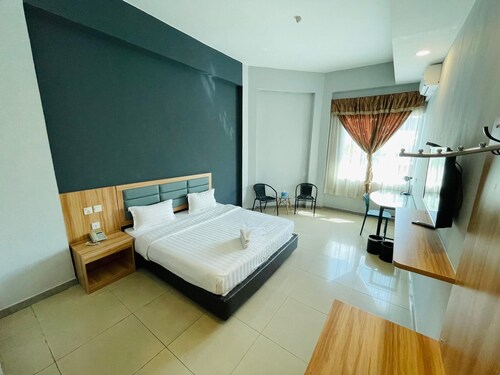 Kingston Executive Hotel