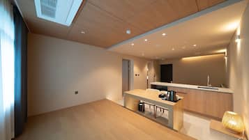 Premium Twin Room | Living area