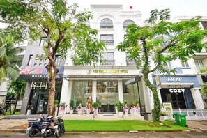 Imej tidak diklasifikasikan, 2 daripada 34, butang