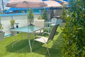 Outdoor dining - V RICH (Roi Et)