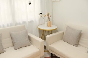 Living area - Luck viia 2 (Bangkok)