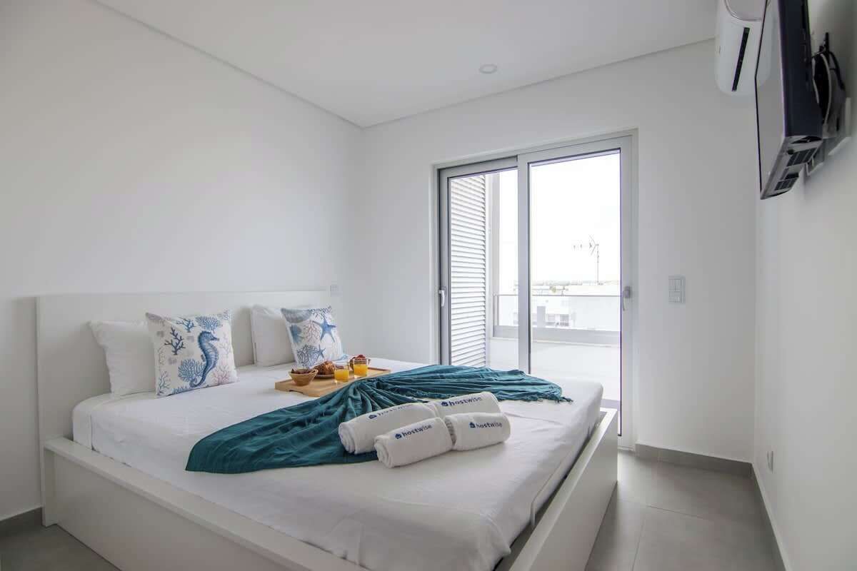 1 dormitori, planxa i posts de planxar, wifi gratuïta i roba de llit 