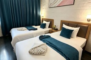 Bàn ủi/dụng cụ ủi quần áo 