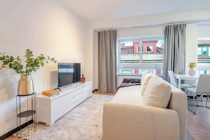 Smart TV - Duplex Studio in Art District by HostWise (Porto)