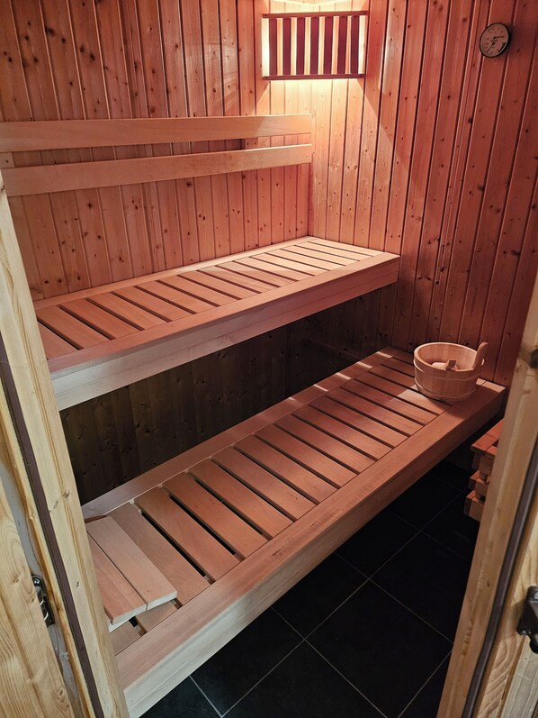 Sauna - Activity country house near the Baltic Sea with pool & orchard, for family & friends (Lübow)