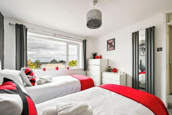 3 bedrooms, WiFi, bed sheets