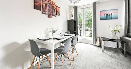 Modern 3-Bed Maisonette | Epping High St | Parking
