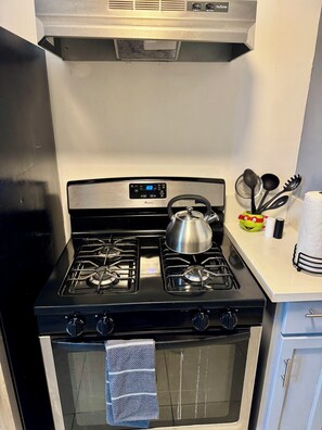 Private kitchen - Chic 1-bedroom Sofi, intuit, Kia forum Home
Downstairs left (Los Angeles)