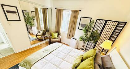 Chic 1-bedroom Sofi, intuit, Kia forum Home
Downstairs left