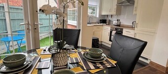 Quirky 2-Bed Brentwood Home Near High St and Station