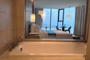 Room - A La Carte HaLong Bay High Floor Sea View (Ha Long)