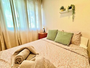 1 bedroom, iron/ironing board, WiFi, bed sheets - The Cozy Breeze Studio (Varna)